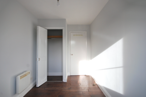 2 bedroom flat to rent, Tylers Court, Vicars Bridge Close, Wembley