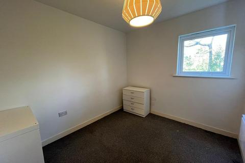 2 bedroom detached house to rent, 196 Altrincham Road, Manchester, M22 4RZ
