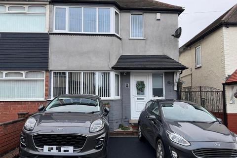 2 bedroom semi-detached house for sale, Crockford Road, West Bromwich, West Midlands, B71 2ES