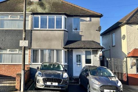 2 bedroom semi-detached house for sale, Crockford Road, West Bromwich, West Midlands, B71 2ES