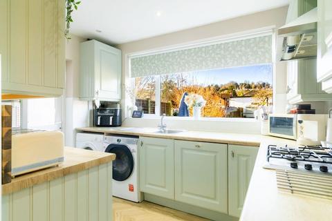 3 bedroom detached house for sale, Downsway, Whyteleafe, CR3 0EW