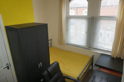 4 bedroom house share to rent, princes road