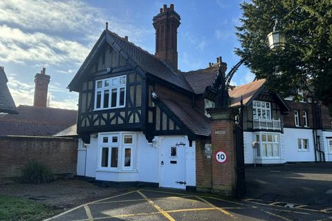 Hospitality to rent, Cookham Maidenhead SL6 9QH
