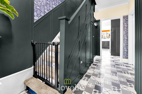 3 bedroom semi-detached house for sale, Shaftesbury Avenue, Grimsby DN34