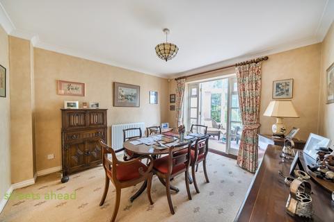 undefined, Sovereign Close, Purley, CR8