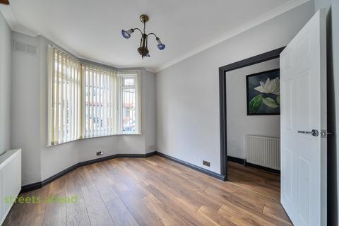 2 bedroom terraced house for sale, Lakehall Road, Thornton Heath, CR7