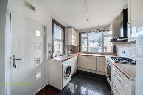 2 bedroom terraced house for sale, Lakehall Road, Thornton Heath, CR7