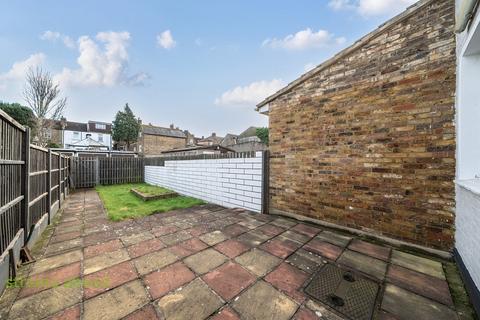 2 bedroom terraced house for sale, Lakehall Road, Thornton Heath, CR7