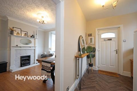 3 bedroom semi-detached house for sale, Dimsdale Parade West, Wolstanton, Newcastle-under-Lyme, Staffordshire