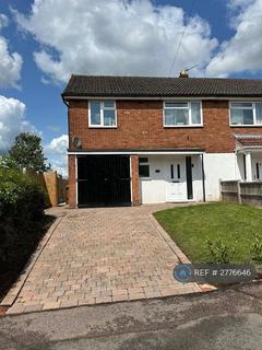 3 bedroom semi-detached house to rent, Swallow Croft, Lichfield, WS13