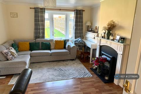 3 bedroom semi-detached house to rent, Swallow Croft, Lichfield, WS13