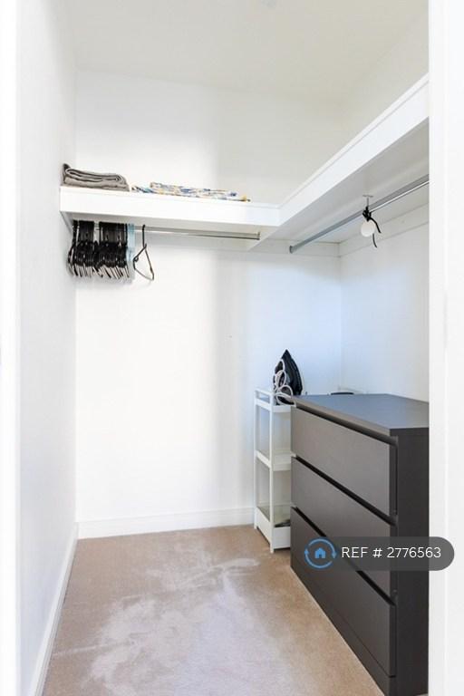 Walk-In Wardrobe