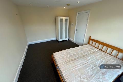 2 bedroom maisonette to rent, Osborne Road South, Southampton, SO17