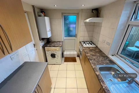 2 bedroom maisonette to rent, Osborne Road South, Southampton, SO17