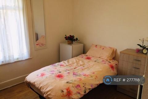 1 bedroom in a house share to rent, Hornsey Park Road, London, N8