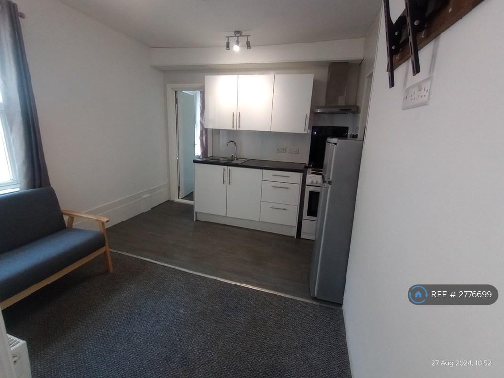 Kitchen /Lounge