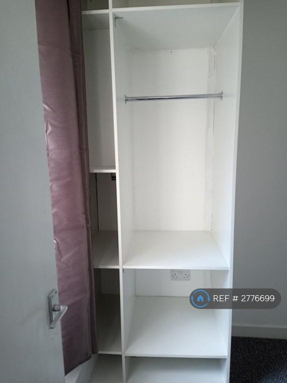Built In Wardrobe In Bedroom
