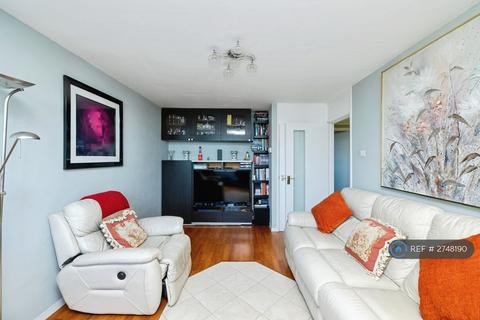 3 bedroom flat to rent, Ward Point, London, SE11