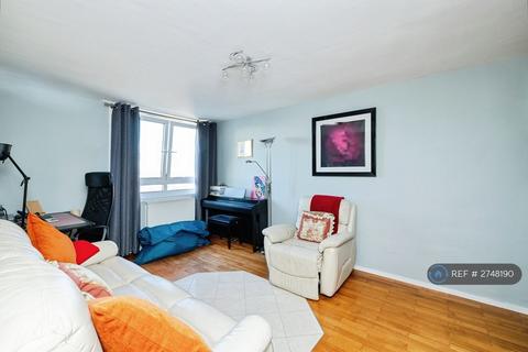 3 bedroom flat to rent, Ward Point, London, SE11