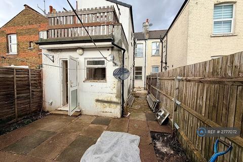 2 bedroom maisonette to rent, Cobbold Road, London, NW10