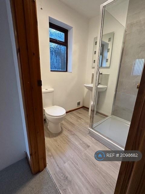 On Suite - Shower