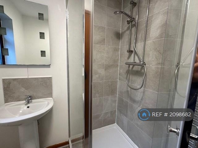 On Suite - Shower