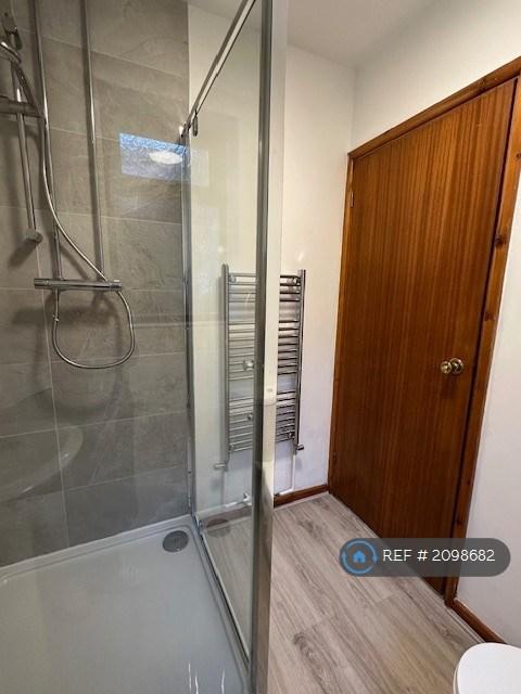 On Suite - Shower