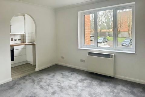 2 bedroom apartment for sale, Missenden Gardens, Burnham, Slough