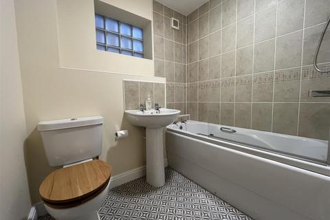 undefined, Barons Court, Burton-On-Trent