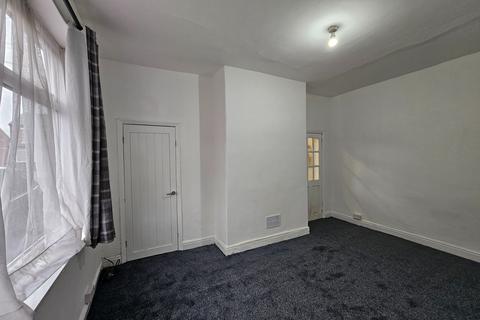 3 bedroom terraced house to rent, Hadley Street, Salford