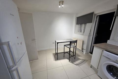 3 bedroom terraced house to rent, Duppas Road, Croydon