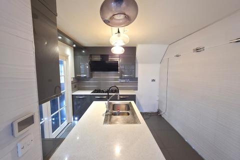 4 bedroom terraced house for sale, Yeomen Way, Ilford