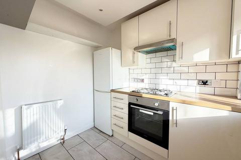 2 bedroom flat to rent, Flat , Redwood Court,  Christchurch Avenue, London