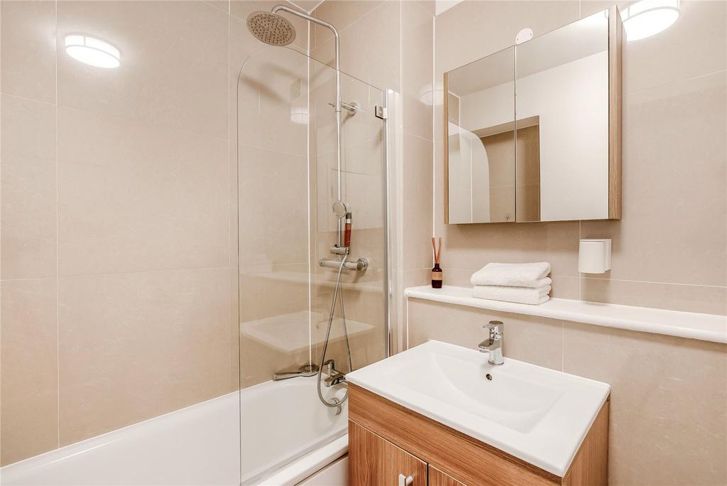 Apartment in Westminster - More