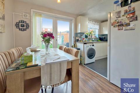 3 bedroom terraced house for sale, Crestwood Way, Hounslow TW4