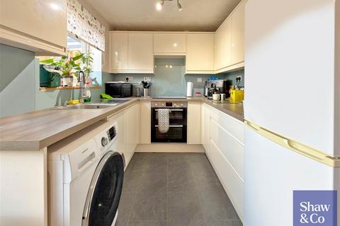 3 bedroom terraced house for sale, Crestwood Way, Hounslow TW4
