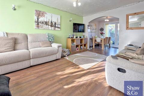 3 bedroom terraced house for sale, Crestwood Way, Hounslow TW4