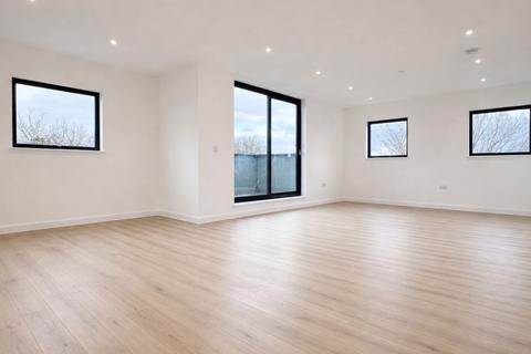 4 bedroom apartment to rent, c Maybank Road, London