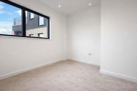 4 bedroom apartment to rent, c Maybank Road, London