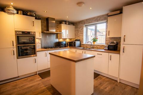 5 bedroom detached house for sale, Randalls Drive, Crewe