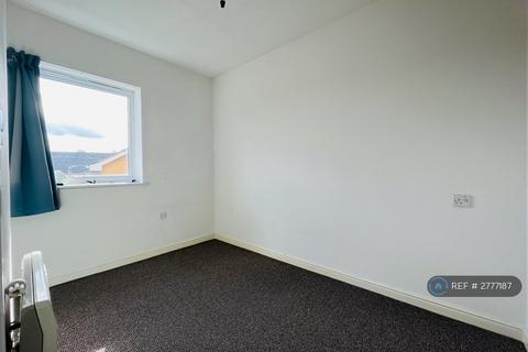 2 bedroom flat to rent, Erebus Drive, London, SE28