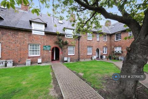 3 bedroom terraced house to rent, Mellitus Street, London, W12
