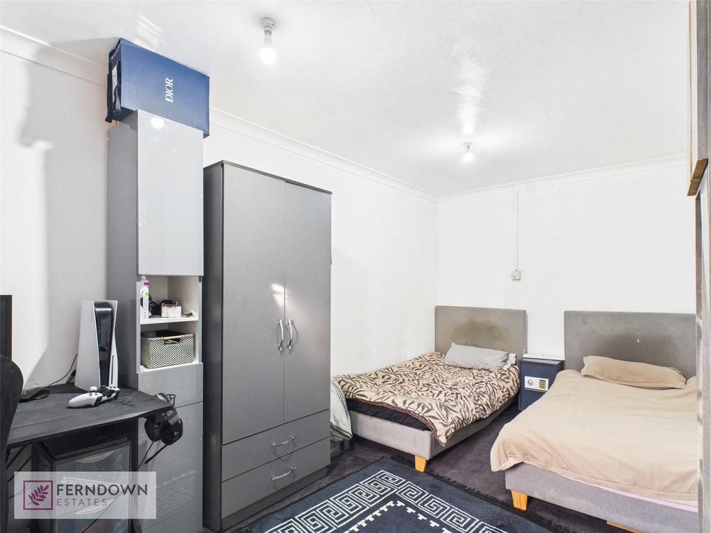 Bedroom/Office