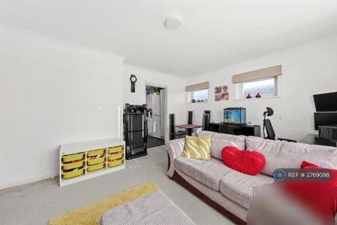 1 bedroom flat to rent, Barrett Court, London, NW10