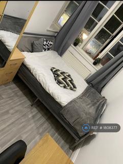 1 bedroom in a flat share to rent, Far Gosford Street, Coventry, CV1