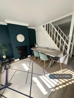 3 bedroom terraced house to rent, Station Road, St. Pauls Cray, Orpington, BR5