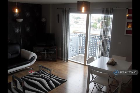 2 bedroom flat to rent, Prince Regent Road, Hounslow, TW3