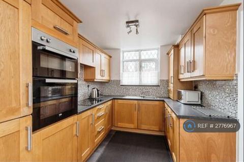 3 bedroom terraced house to rent, Hunt Street, Castleford, WF10