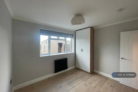 2 bedroom flat to rent, Elstree Hill North, Borehamwood, WD6