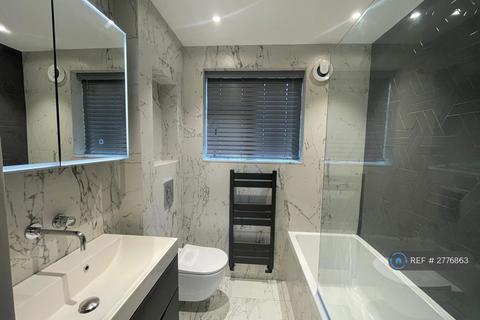 2 bedroom flat to rent, Elstree Hill North, Borehamwood, WD6